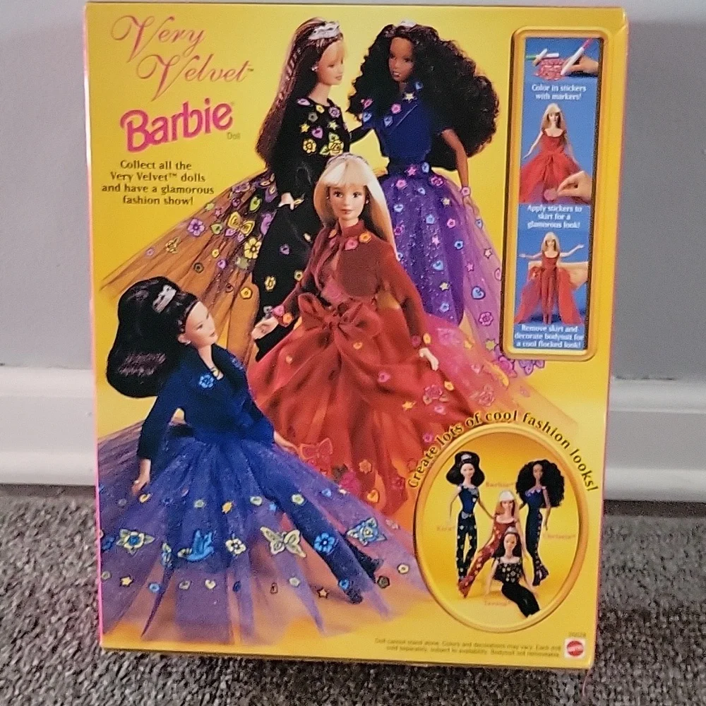 Very Velvet Barbie - Picture 4 of 7
